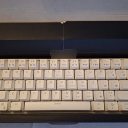RK ROYAL KLUDGE RK61 Wireless  Mechanical Keyboard,  Compact Gaming Keyboard with Software single Red Switch,
White color
Open box,  new condition