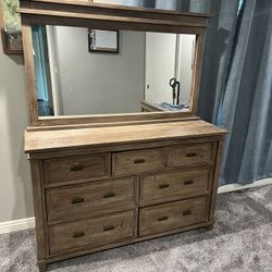 Dresser with side table/mirror