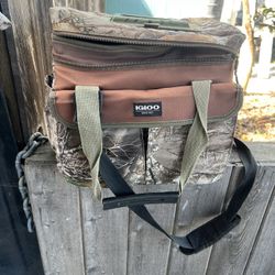 Igloo soft cooler