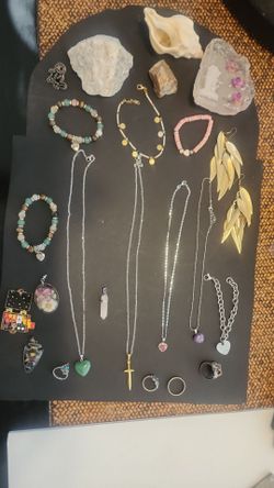 Mixed Costume Jewelry Lot - Necklaces, Bracelets & Rings"