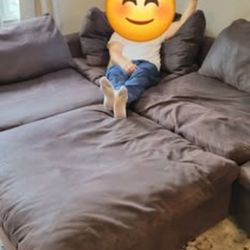 Bob's 5pc Modular dream sectional with ottoman in good condition