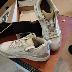 Shoe