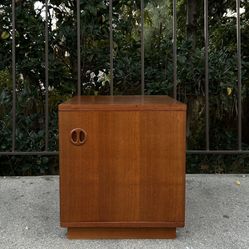 Vintage Danish Modern Mid Century Modern Walnut Cube Side Table End Table Nightstand Record Stand 