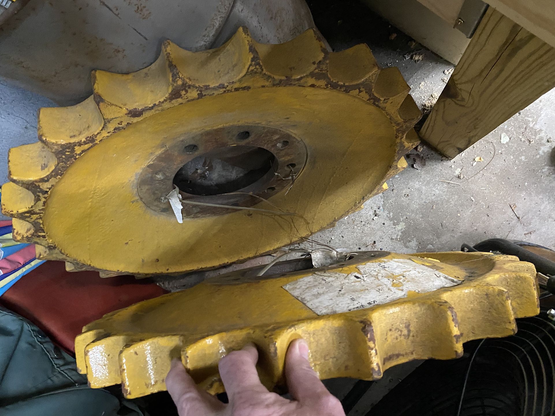 John Deere 450, 550, 650 Sprockets AT417016