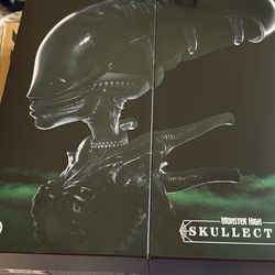 Monster High Skullector Alien Doll