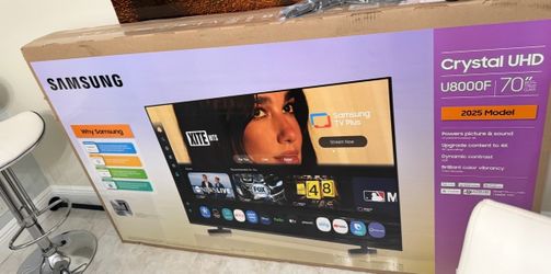 SAMSUNG crystal UHD U8000F  70 in 2025 model