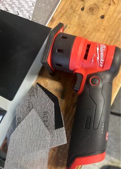 Milwaukee orbital detail sander