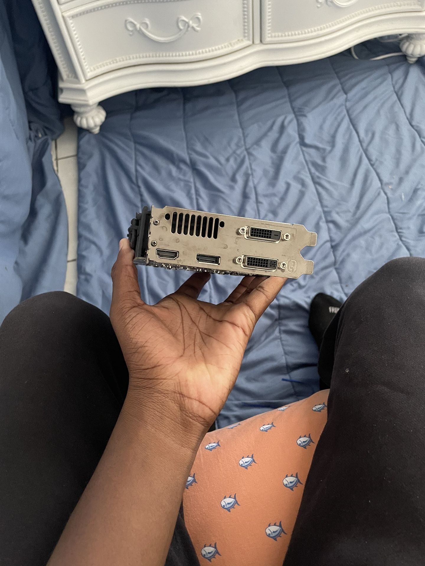 R7 360
