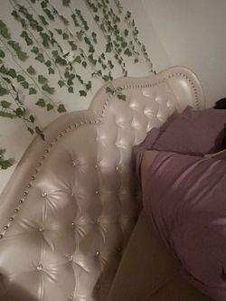 Pretty king size bed frame
