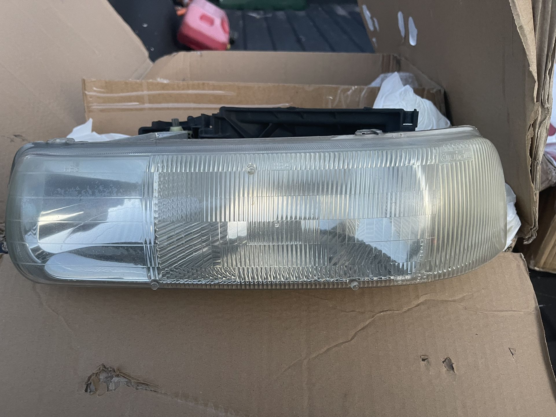2005 Tahoe Headlight