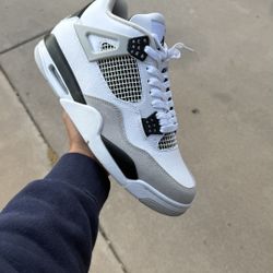Jordan 4 | military Black