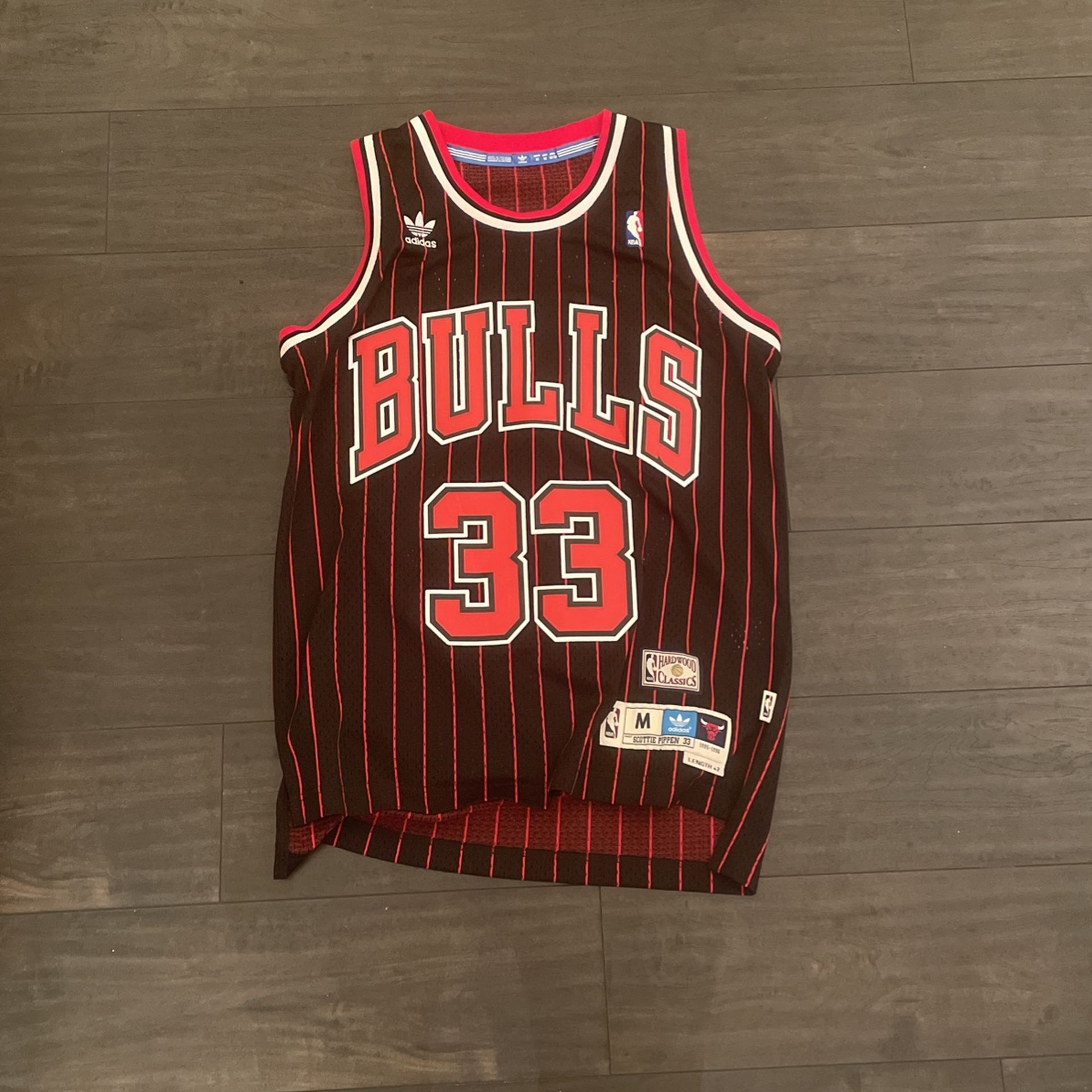 Size Medium Scottie Pippen Jersey