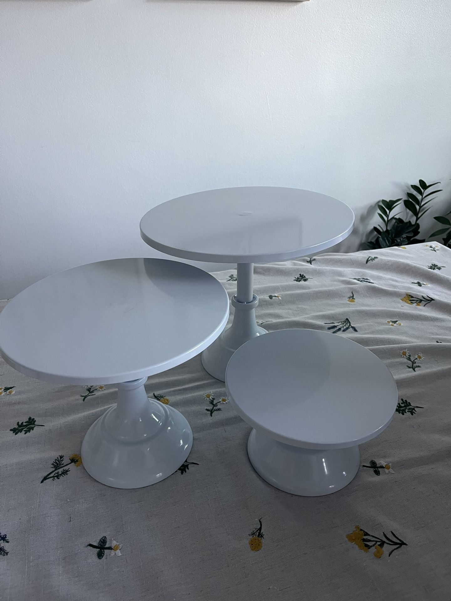 Dessert And Cake Stands