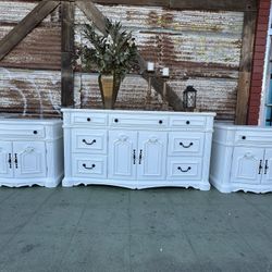 Beautiful And Elegant Bedroom Set