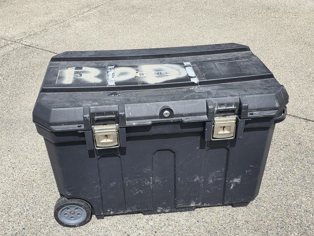 Stanley Storage Chest Tuff Tough Box 50 Gallon