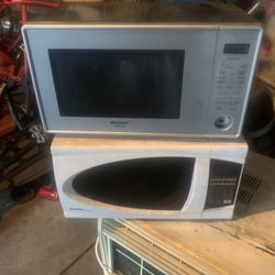 Oster Microwave Very Good Condition 