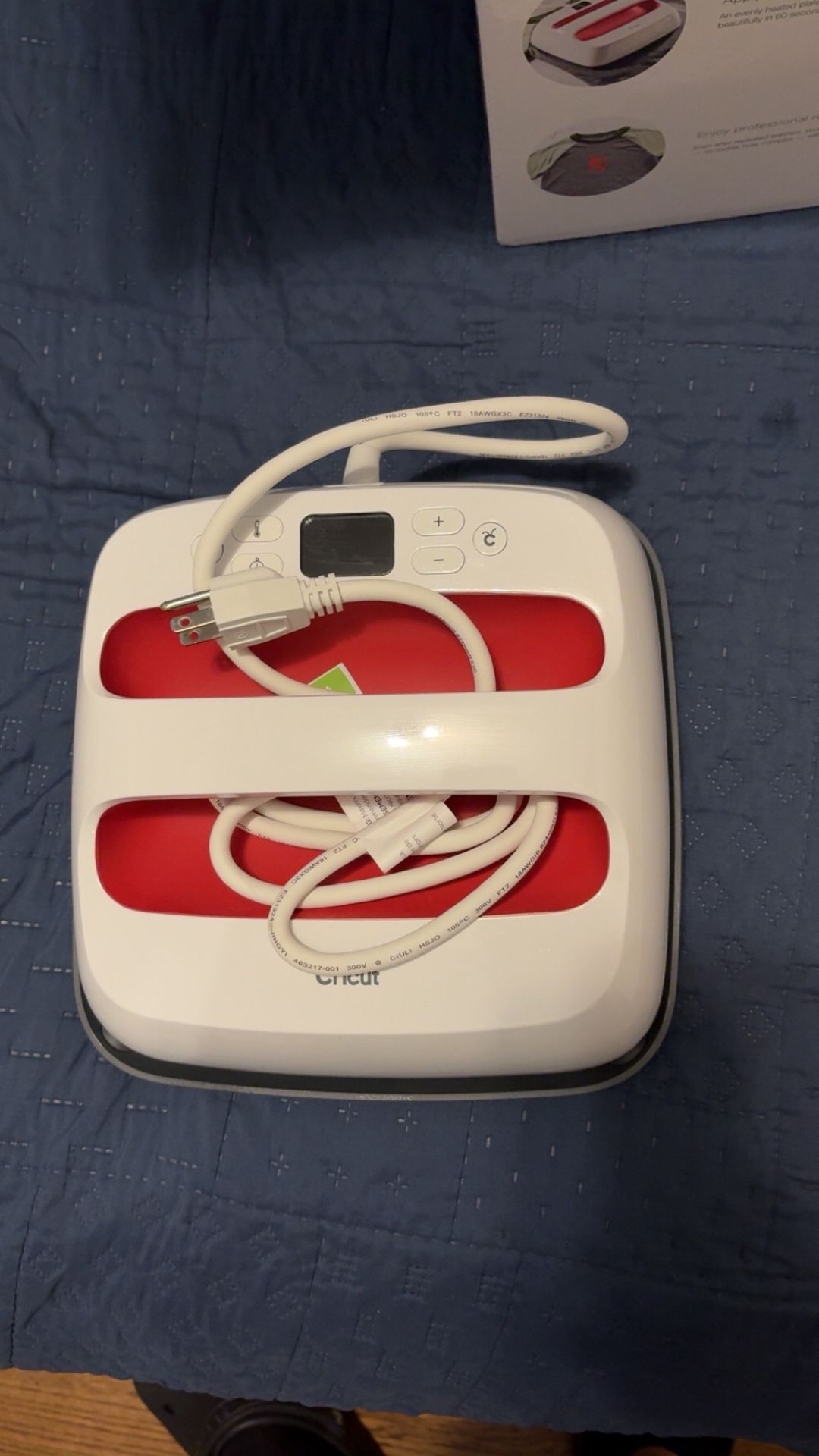 100$ Cricut Easy Press 2 9x9