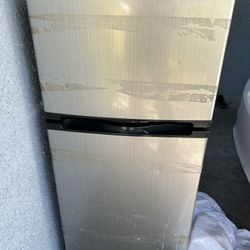 Mini Fridge With Freezer