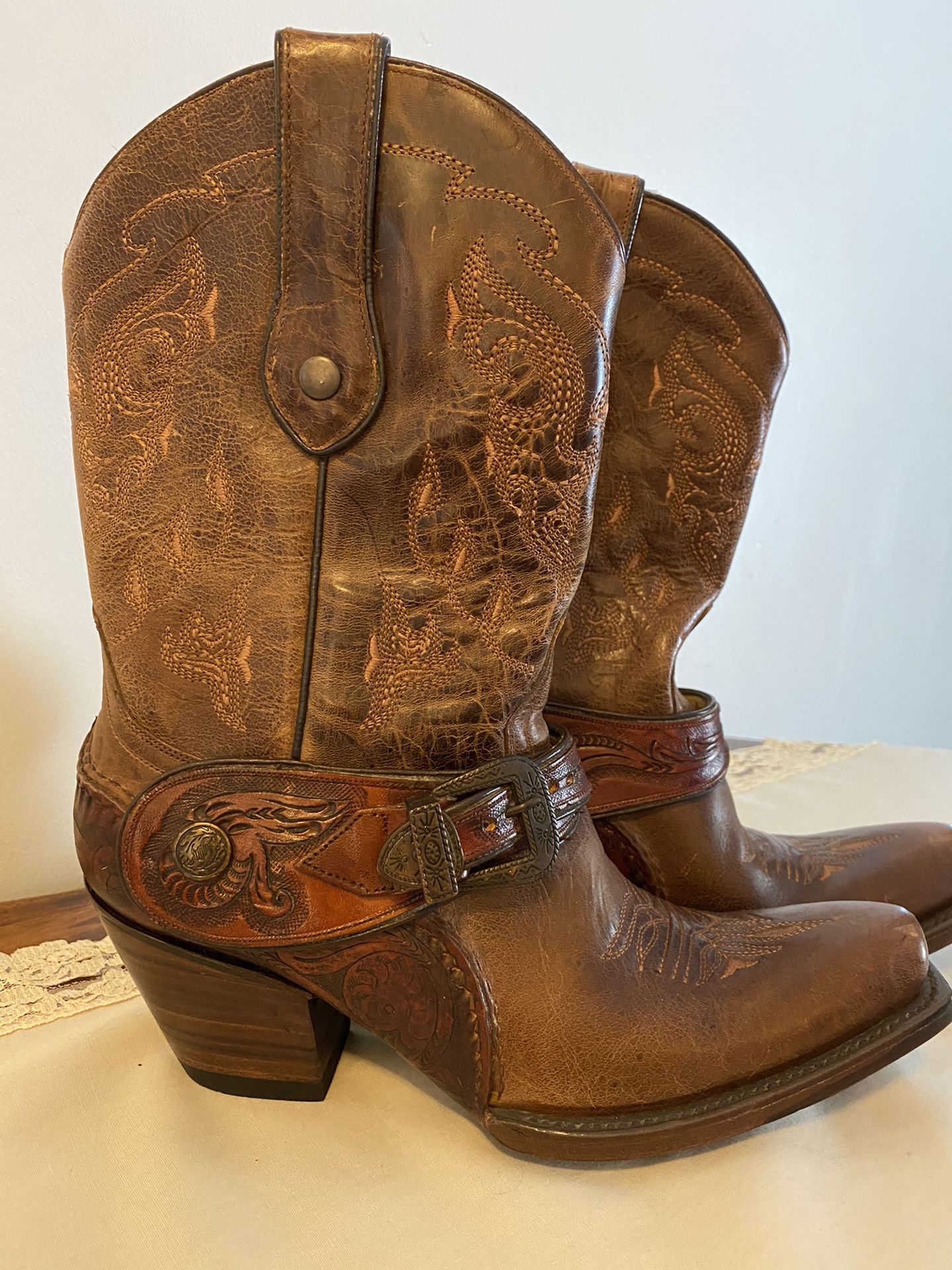 AWESOME Ladies Corral Saltillo Golden Brown Leather Fixed Harness Boots