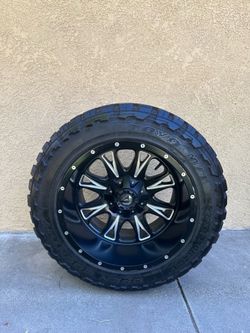 Toyo FULL SET Tires with Fuel Rims Matte Black 33x12.5R20LT