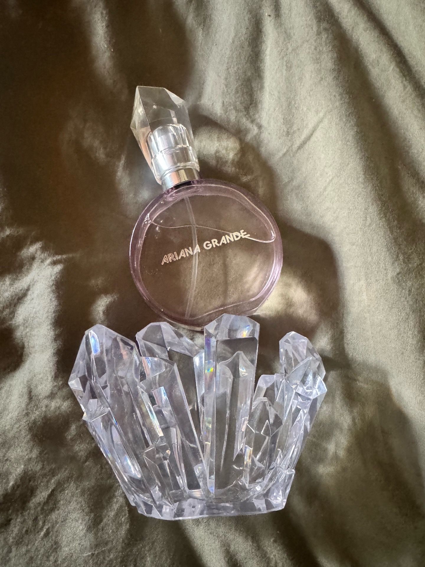 R.E.M. perfume Ariana Grande