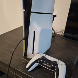 Ps5 Slim with Disc Drive. Controller Included.