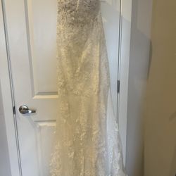 Never Worn Wedding Dress - Size 6-8 -  New! CALLING ALL 2026 BRIDES