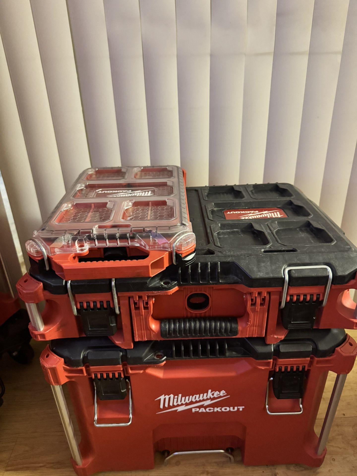 Milwaukee PACKOUT 22 in. Rolling Modular Tool Box Low Profile Handle, Milwaukee PACKOUT 22 in. Medium