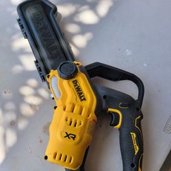 Dewalt 20V Brushless 8 in Pruning Chainsaw Tool Only!!!