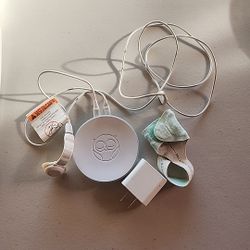 (Used) Owlet Smart Sock 2 Baby Monitor  Base Station ,sock  and Cables 