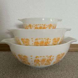 3 of 4 Pc. Pumpkin Butterprint Cinderella Bowl Set (Vintage Pyrex)