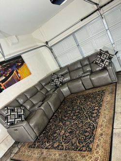 🌟 R/C willey 8pc grey leather modular electric reclining sectional couch 🛋 ( FREE DELIVERY)