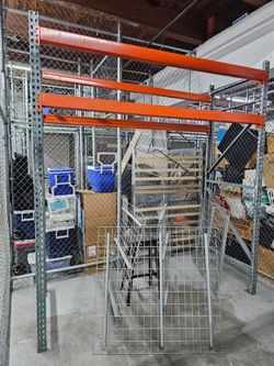 Pallet Rack Shelving Unit 9' x 8.6' x 3.6' Homestead 33033

Heavy-duty pallet rack is constructed with orange steel beams and gray upright frames. Thi