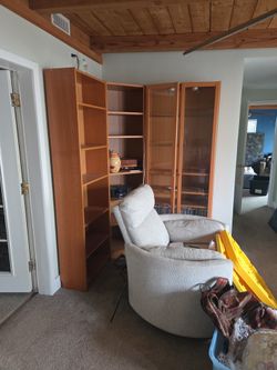L-shaped Bookshelf And Hutch In Great Shape No Road Blemishes