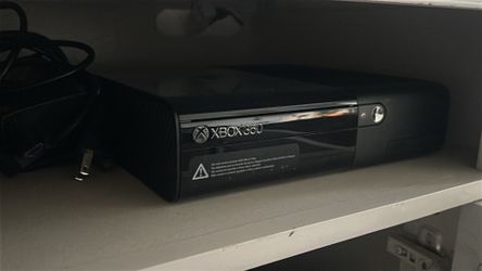 XBox 360 with 4 Halo Games and 4 Remote Controllers