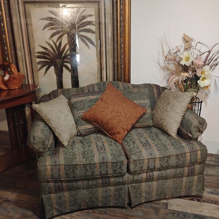 Loveseat, Sofa/ Couch