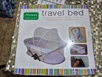 Momax Foldable Bassinet Travel Bed