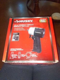 Husky 1/2 Compact impact wrench 500 FT- LBS