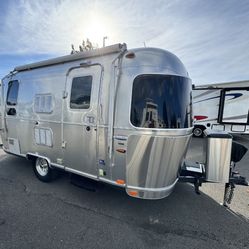 2015 Airstream 19cb International Signature