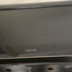 27" TV With Built In Blue Ray DVD Slot On Side 