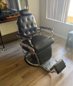 Black Leather Barber Chair with Chrome Frame