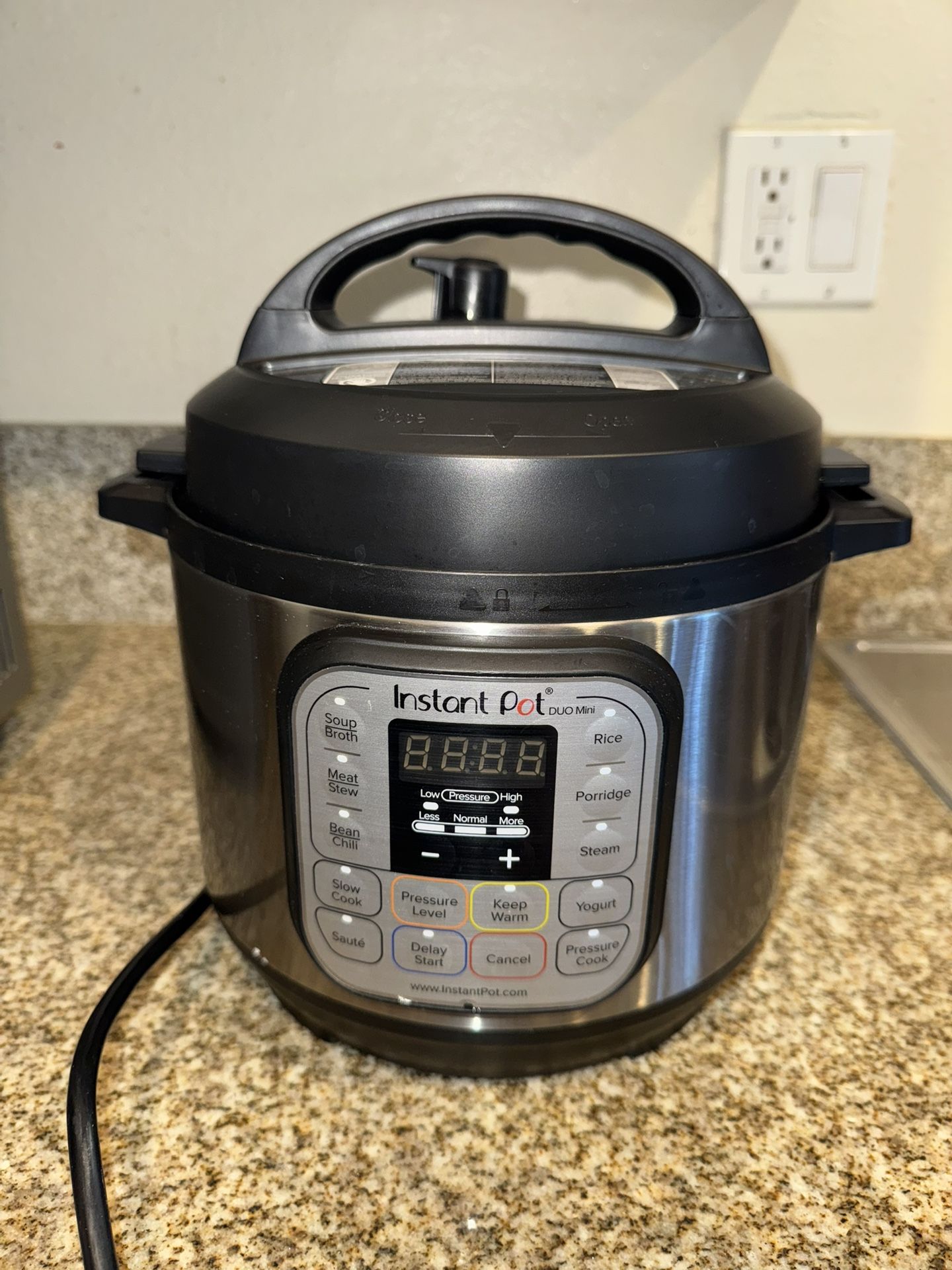 InstantPot 3qt With Accessories