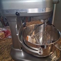 Kitchenids  mixer machine 6 quart