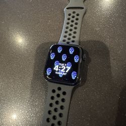 Like-New Apple Watch SE2 (WiFi/GPS) + AirPods Pro (Gen 3) - Offers