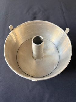 Vintage Aluminum Angel Food Cake Pan