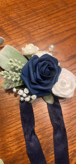 Corsages Navy Blue And White 