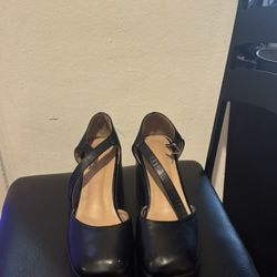 BLACK HEELS