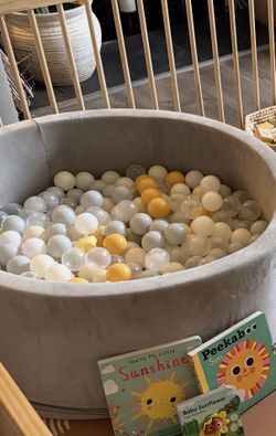 Ball pit with balls included