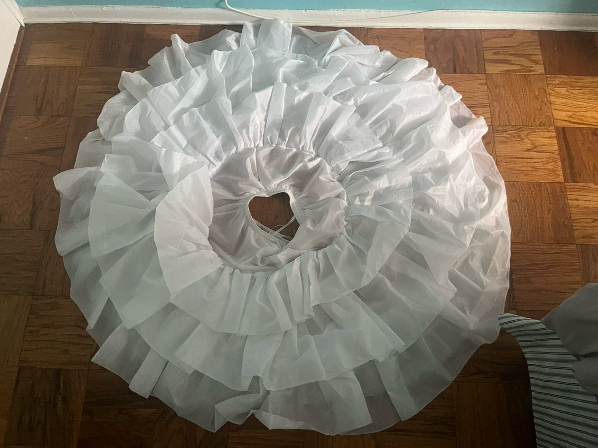 white crinoline