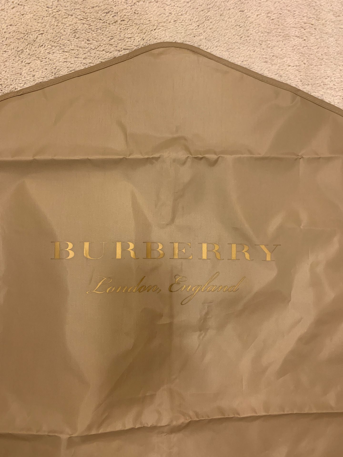 NEW in bag Burberry garment bag